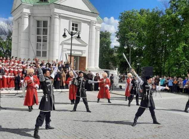 Ансамбль «Казачья застава» принял участие епархиальном концерте, посвященном Дню Победы